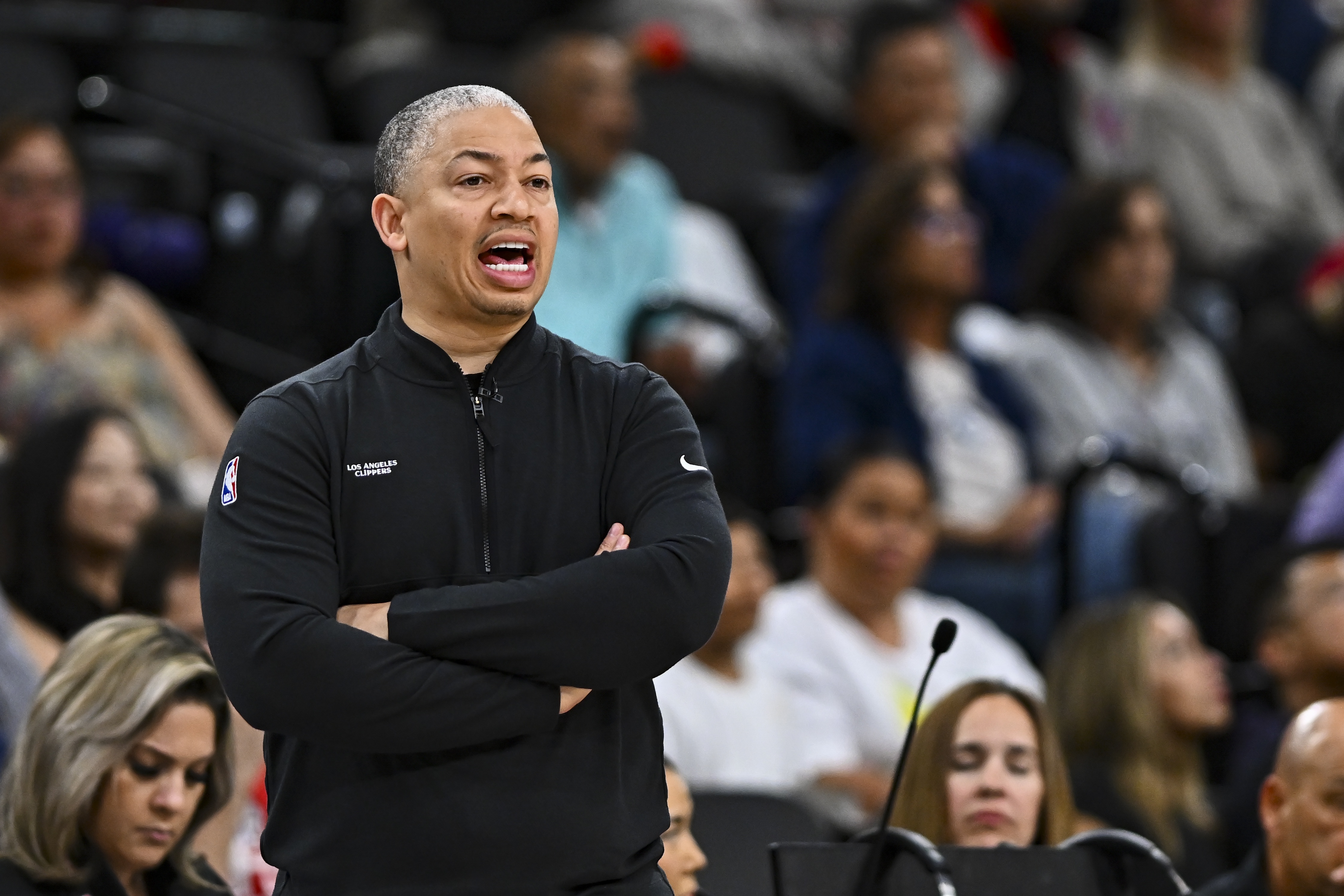 pg电子游戏官网官方网站-泰伦·卢：我们现在的小个阵容效果不够好 我告诉队员 这责任在我